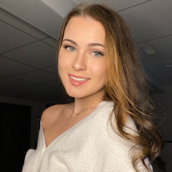 Meet your Posher, Julia - Picture 1 of 1